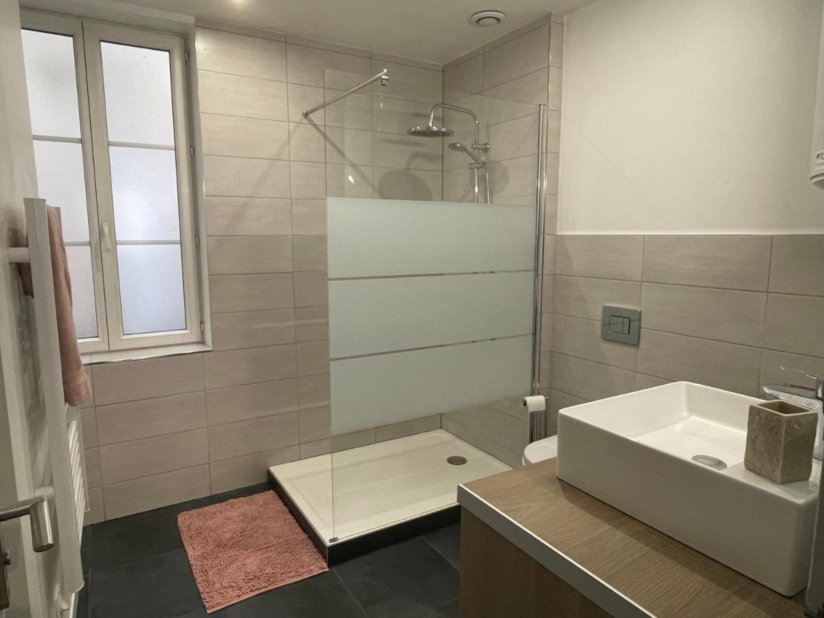 Appartement Au Calme Idealement Place A Macon. エクステリア 写真