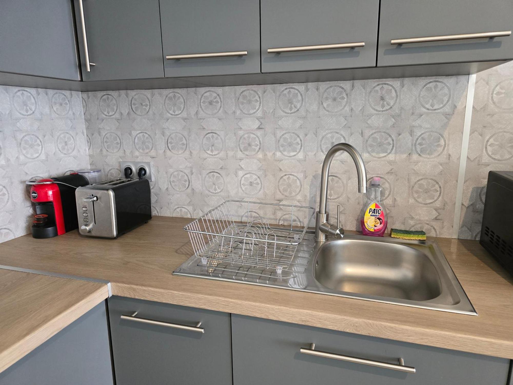Appartement Au Calme Idealement Place A Macon. エクステリア 写真