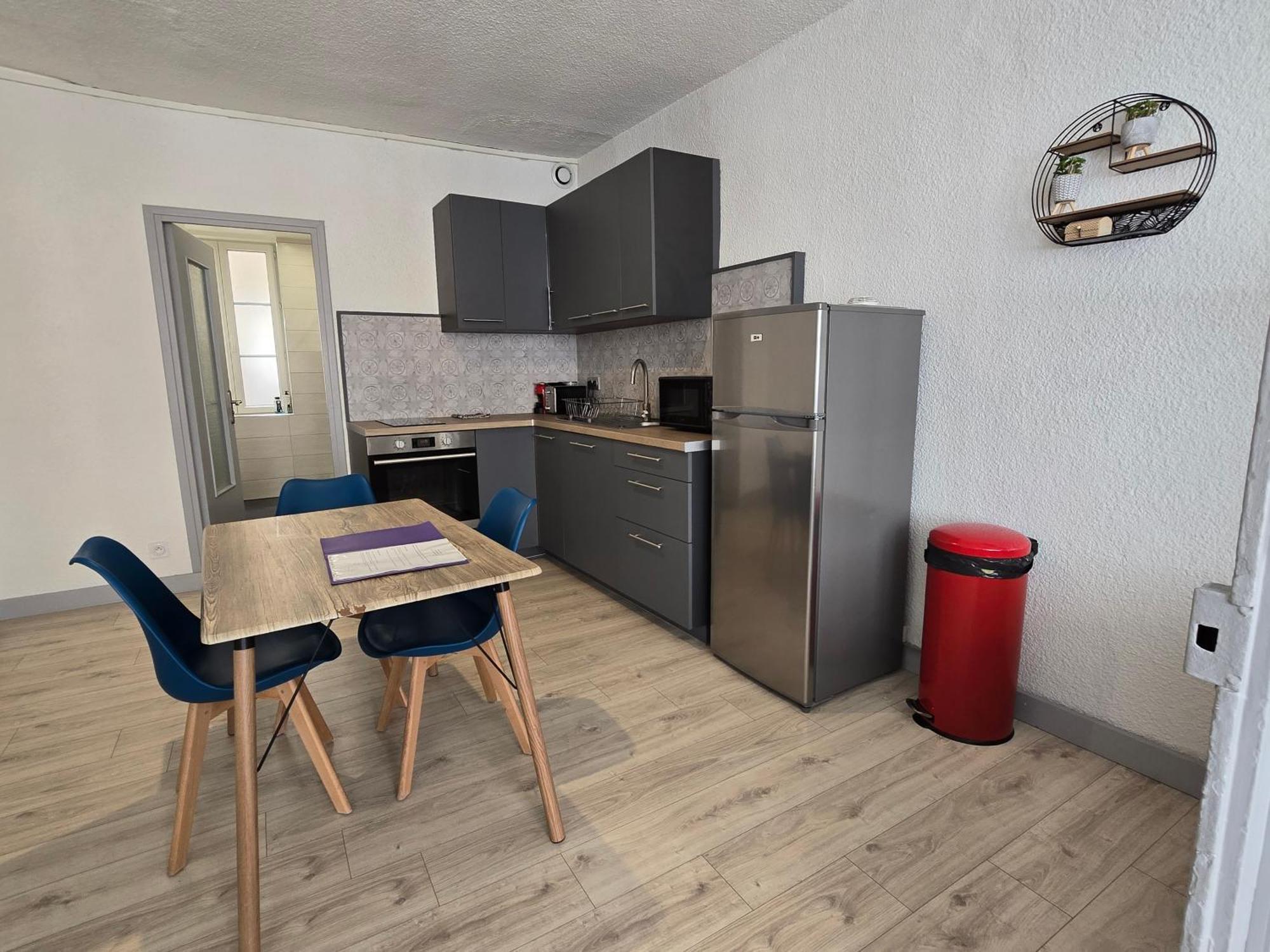 Appartement Au Calme Idealement Place A Macon. エクステリア 写真